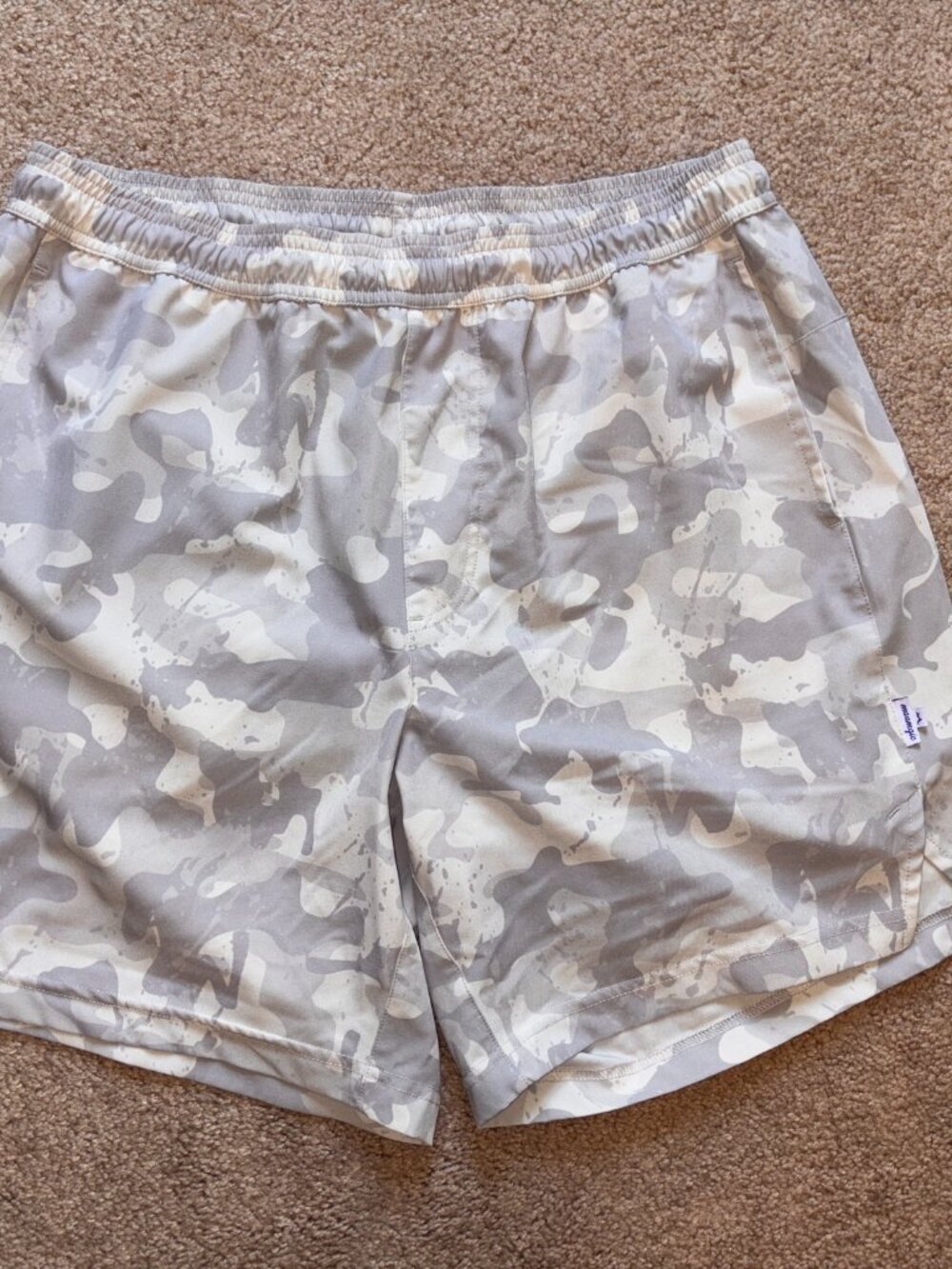 Maamgic Men's Gray White Camo Athletic Running Shorts with Compression Liner L